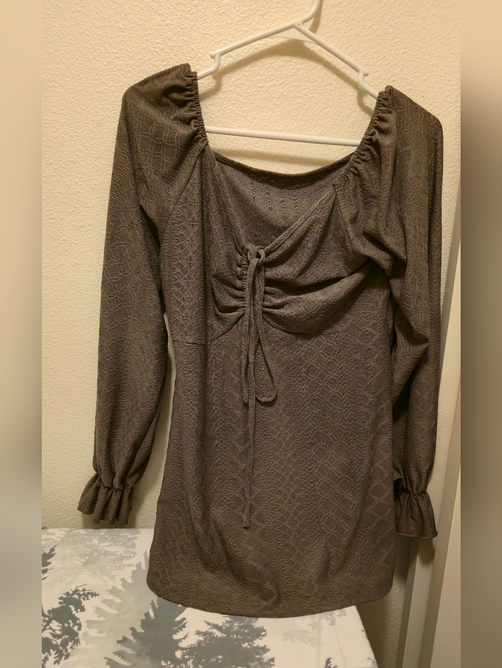 Gray Long Sleeve Ruched Front Top Lughtweight